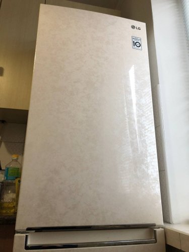 Вигляд спереду холодильника