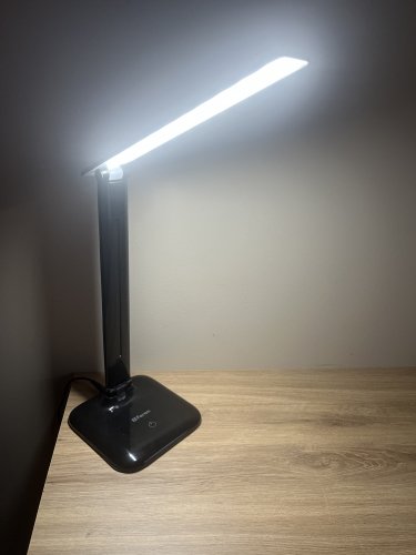 Фото Офісна настільна лампа FERON LED DE1725 9W 4000K чорний (29860) від користувача Konya