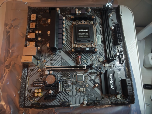 Фото Материнська плата ASRock B650M-H/M.2+ від користувача 888vital888