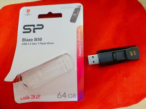 Фото Флешка Silicon Power 64 GB Blaze B50 Black (SP064GBUF3B50V1K) від користувача yxxx