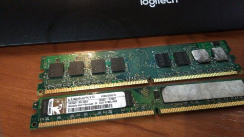 Фото Пам'ять для настільних комп'ютерів Kingston 1 GB DDR2 800 MHz (KTH-XW4400C6/1G) від користувача greatmf
