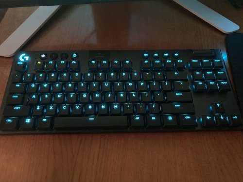 Фото Клавіатура Logitech G915 Gaming TKL Tenkeyless Lightspeed Wireless RGB Mechanical White (920-009664) від користувача Denis Sherstiuk