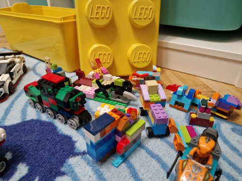 Фото Блоковий конструктор LEGO Classic Коробка кубиков для творческого конструирования (10696) від користувача 2364275
