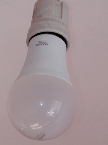 Фото Світлодіодна лампа LED MAXUS LED A60 10W 4100K 220V E27 (1-LED-776) від користувача dr_ula