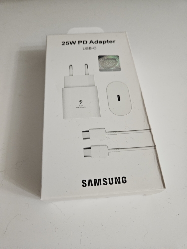 Фото Мережевий зарядний пристрій Samsung 25W PD Power Adapter (with Type-C cable) White (EP-T2510XWE) від користувача Sergey