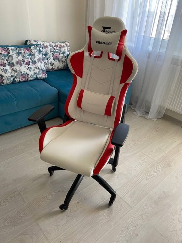 Крісло як крісло, гарний колір та загальний вигляд