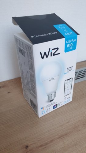 Фото Світлодіодна лампа LED WiZ LED Smart WiFi A60 E27 60 DW F White 810Lm 4000K 9W (WZE20026041) від користувача Sergey