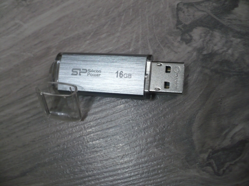 Silicon Power Ultima II-I Series 16GB USB 2.0 Flash Drive Model  SP016GBUF2M01V1S