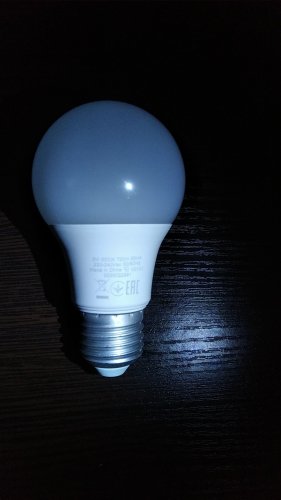 Фото Світлодіодна лампа LED Philips Ecohome LED Bulb 9W 720lm E27 865 RCA (929002299117) від користувача uncle joseph