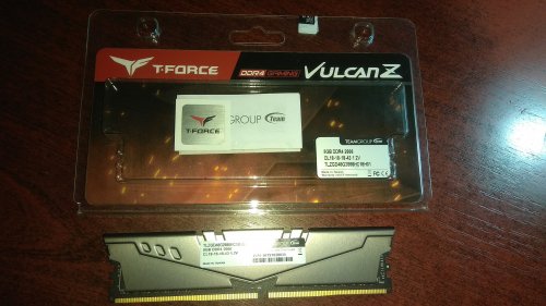 Фото Пам'ять для настільних комп'ютерів TEAM 8 GB DDR4 2666 MHz T-Force Vulcan Z Gray (TLZGD48G2666HC18H01) від користувача chaos_ua