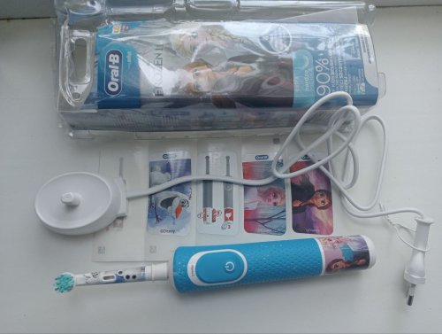 Фото Електрична зубна щітка Oral-B D100.413.2K Frozen від користувача Anton Kosenko