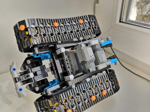 Фото Авто-конструктор LEGO Technic Скоростной вездеход на р/у (42095) від користувача Сергей Даценко