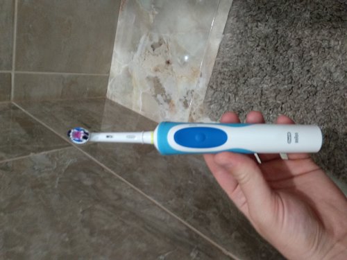 Фото Електрична зубна щітка Oral-B D12.513 Vitality Precision Clean від користувача JVM