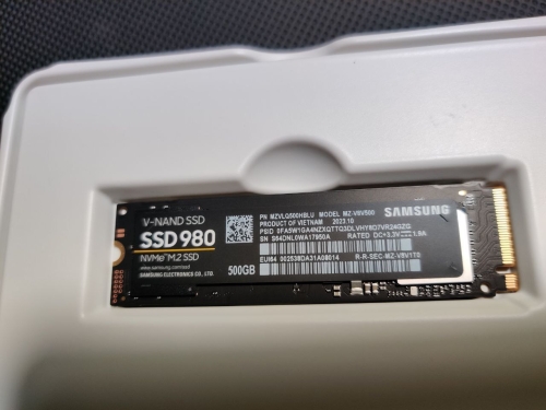 Фото SSD накопичувач Samsung 980 500 GB (MZ-V8V500BW) від користувача Burning Money