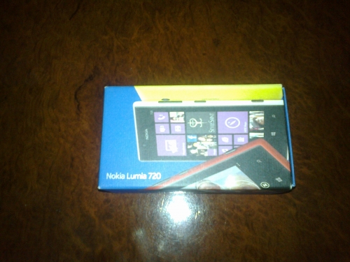Фото Смартфон Nokia Lumia 720 (Black) від користувача vinyl_acetate