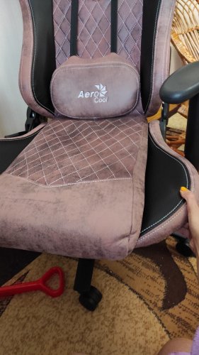 Фото Комп'ютерне крісло для геймера Aerocool Duke Punch Red від користувача Wormsad
