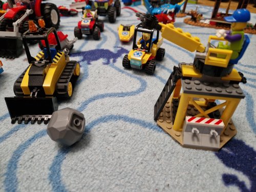 Фото Блоковий конструктор LEGO City Строительный бульдозер (60252) від користувача 2364275