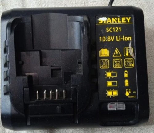 Фото Зарядний пристрій для електроінструменту Stanley SC121 від користувача Влад Некрасов