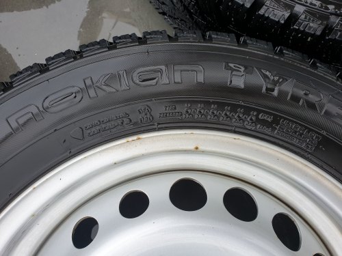 Фото Зимові шини Nokian Tyres Hakkapeliitta R3 (185/65R15 88R) від користувача Sergey