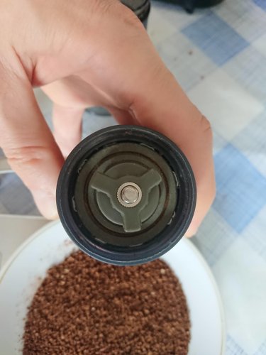 Фото Кавомолка ручна HARIO Ceramic Coffee Mill Mini-Slim + (MSS-1DTB) від користувача eGoїst