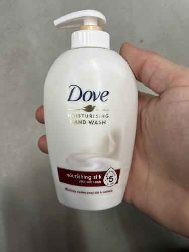 Фото рідке мило Dove Крем-мыло жидкое  Нежный шелк, 250мл (8717163605776) від користувача Orestiv.