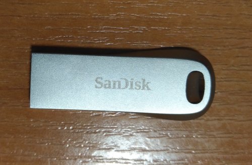 Фото Флешка SanDisk 32 GB Ultra Luxe USB 3.1 Silver (SDCZ74-032G-G46) від користувача 